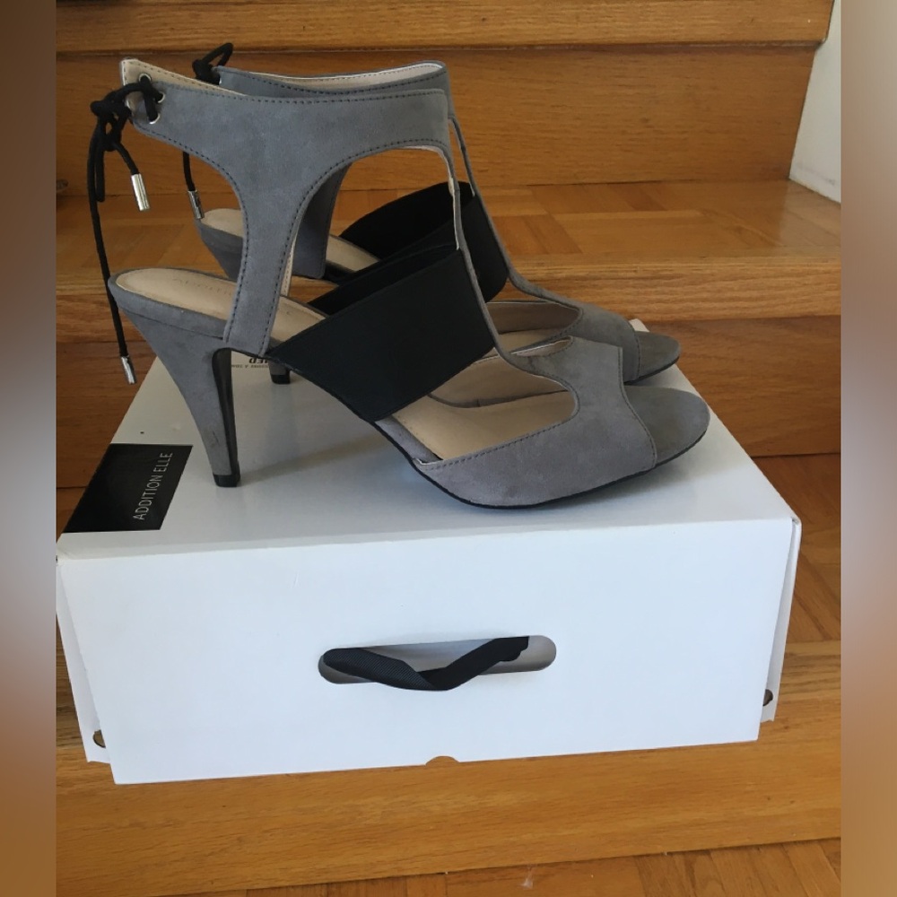 Sz 12 wide sandals new in box